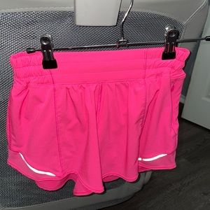 lululemon highlight pink hotty hot shorts 4” size2